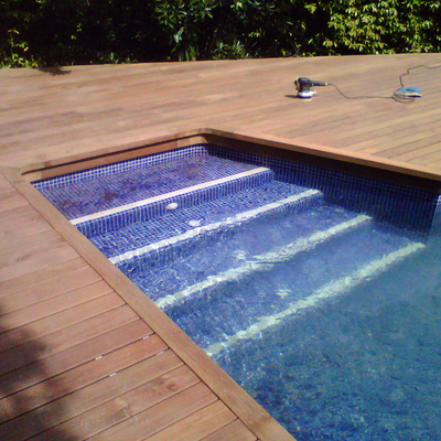 Parquet exterior.