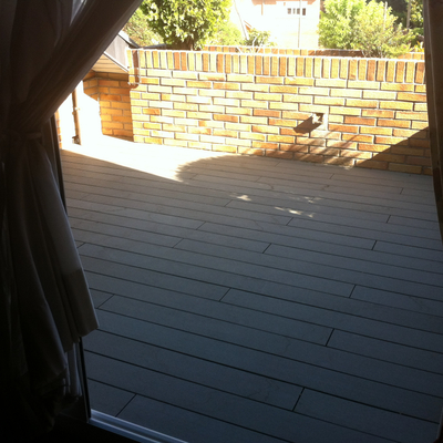 Parquet exterior.