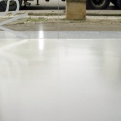 Pavimentacion con micro cemento en local comercial.