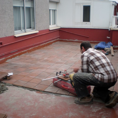 PAVIMENTACION DE TERRAZA EN ATICO