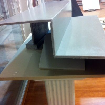 peldaño de solid surface