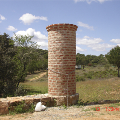 Pilar de ladrillo visto