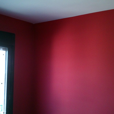 pintura rojo intenso