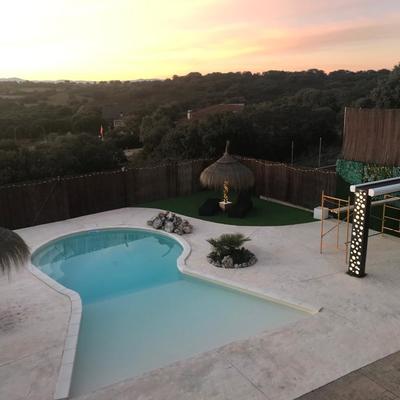 Piscina forma llave