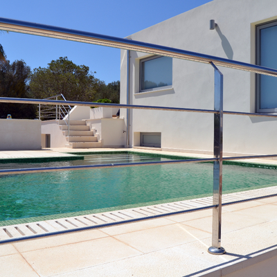 VIVIENDA Y PISCINA