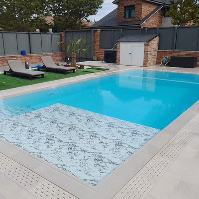 Piscina Desbordante