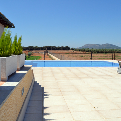 Piscina Desbordante  y Terraza