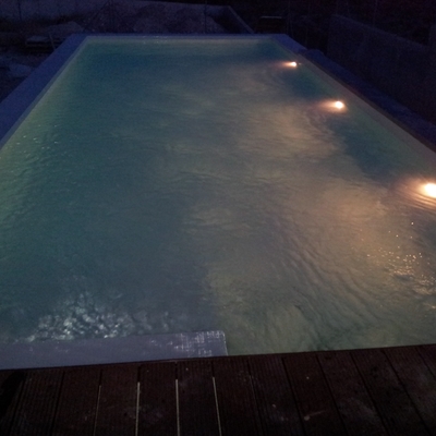 piscina desbordante