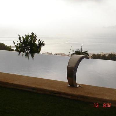 PISCINA DESBORDANTE