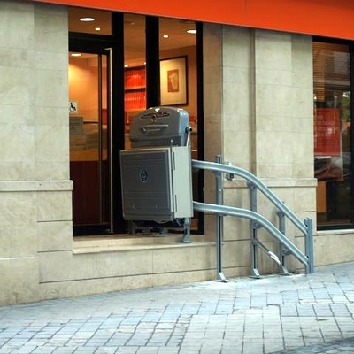 Plataforma salvaescaleras curva