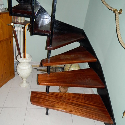 pletinas de escalera barnizadas