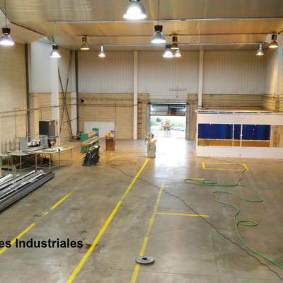 Limpieza de naves industriales