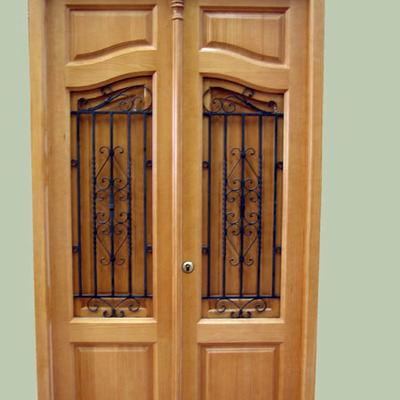 PUERTA DE CALLE