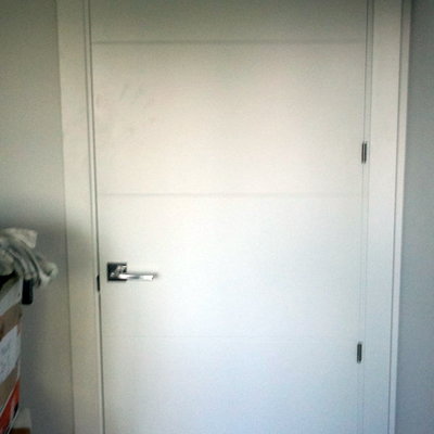 Puerta Lacada