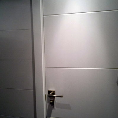 Puerta Lacada