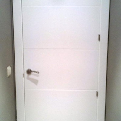 Puerta Lacada