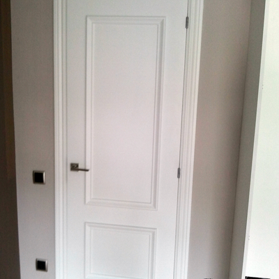 PUERTA LACADA