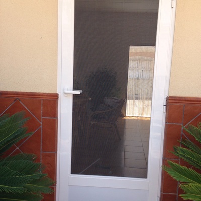 Puerta mosquitera