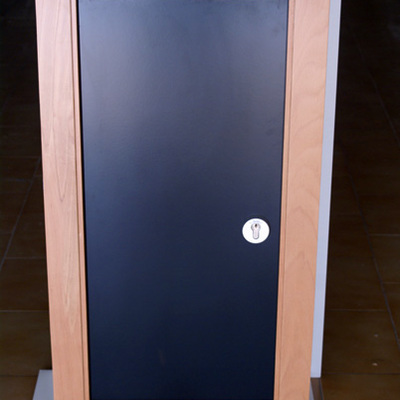 puerta pivotante acorazada
