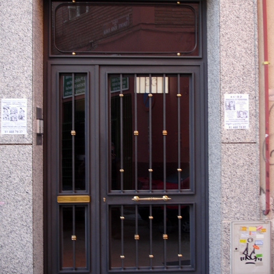 Puerta portal.