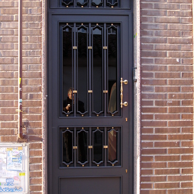Puerta portal.