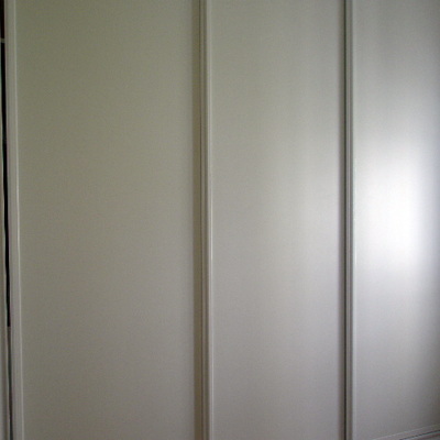 puertas correderas lacadas en blanco