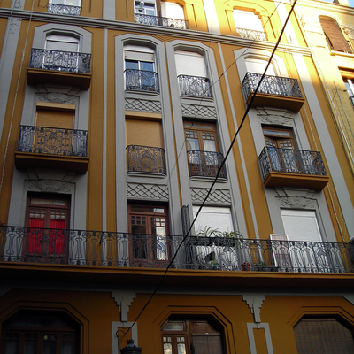 Reparación de fachada protegida. Calle Cádiz. Valencia.