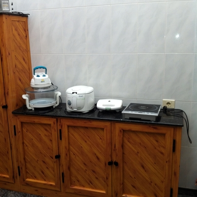 ROPERILLOS DE COCINA EN PATIO PINO NUDO