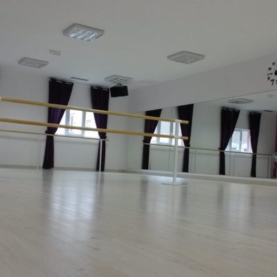 ESCUELA DE DANZA