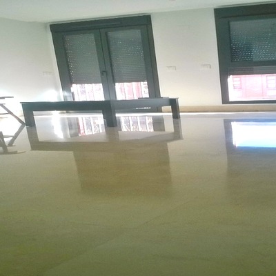 SALÓN DE CREMA MARFIL PULIDO