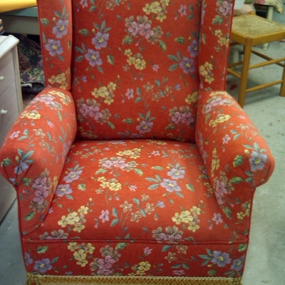 sillón orejero en chinilla flores