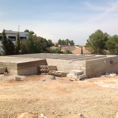 solera para construcción casa de madera aislada