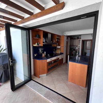 Plegable color negro mate (abierta)