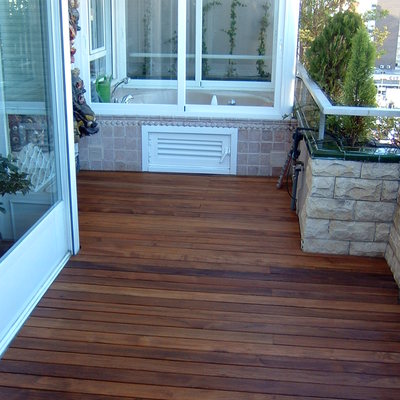Terraza, tarima y sauna