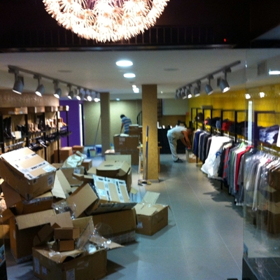 TIENDA DE ROPA MULTIMARCA