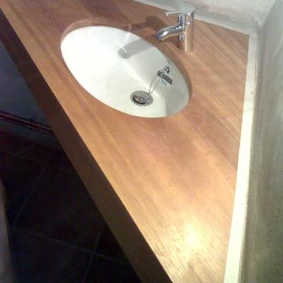 Todo en baño,encimeras,estanterias,muebles,etc.