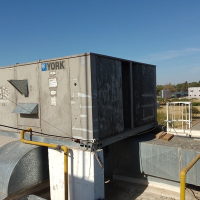 Mantenimiento preventivo y correctivo de equipos HVAC. Aire acondicionado central por conductos. Coldman Group.-