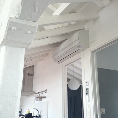 Unida interios split mural HITACHI