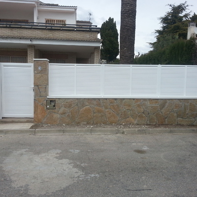 Puerta y cancela unifamiliar