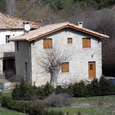 VIVIENDA EN LEYUN