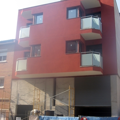 Vivienda plurifamiliar realizada en Sant Andreu de la Barca (Obra nueva)