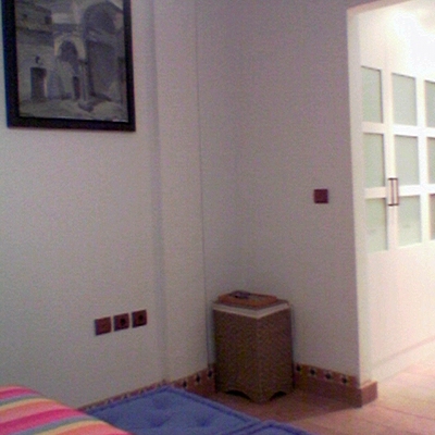 Vivienda unifamiliar en bloque sita en Sevilla. Vestidor 2