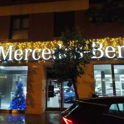 Corpóreas Mercedes Benz