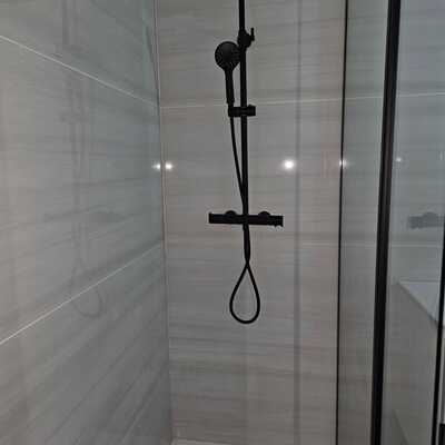 baño con mampara