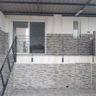 Escalera y patio