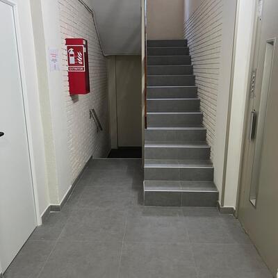 Renovación de escalera comunitaria
