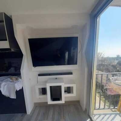 Centro de entretenimiento moderno en drywall para TV