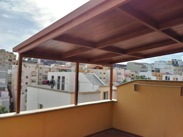 Foto: ????pergola en Imitación Madera y Tejas de Aluar #2922849 ...