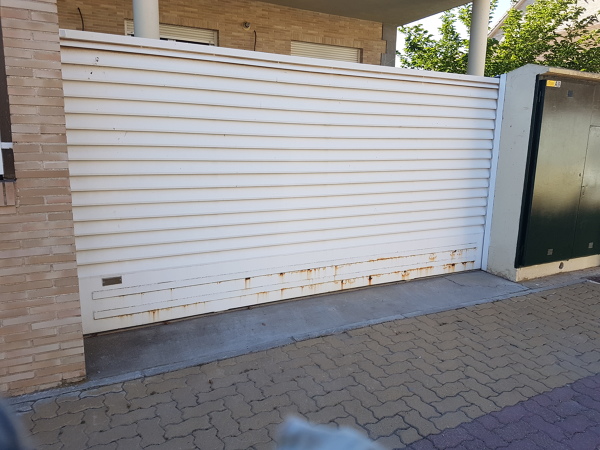 Foto: Aplicacion de Pintura en Puerta Garaje de Jorge #1455506