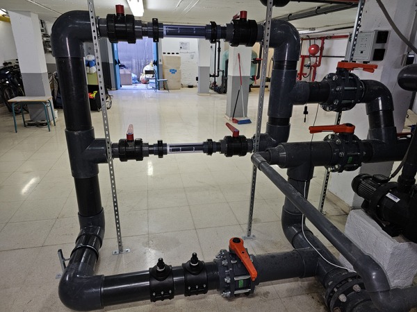 Hidrolisis, piscina sin cloro en Colegio Gredos